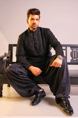 Karan kundra in black crochet kurta